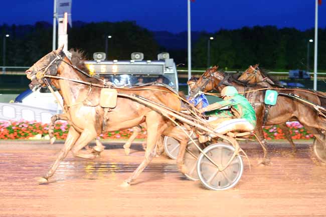 Photo d'arrivée de la course pmu PRIX ERINES à CABOURG le Vendredi 26 juillet 2019