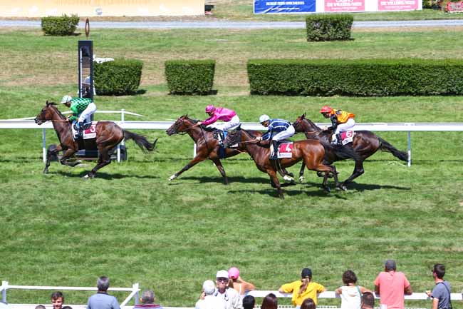 Photo d'arrivée de la course pmu PRIX D'AGUESSEAU à CLAIREFONTAINE le Lundi 29 juillet 2019