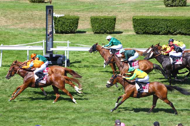 Photo d'arrivée de la course pmu PRIX DE LA COTE D'ALBATRE à CLAIREFONTAINE le Lundi 29 juillet 2019