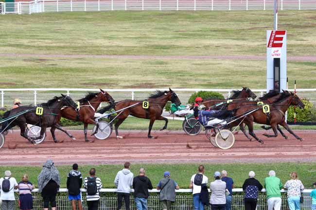Photo d'arrivée de la course pmu PRIX DE GRIGNY à ENGHIEN le Mercredi 31 juillet 2019