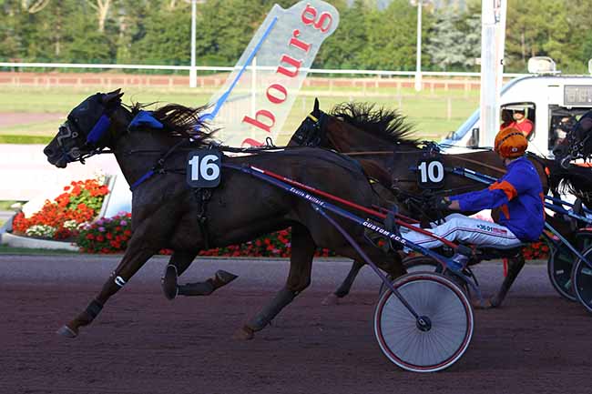 Photo d'arrivée de la course pmu PRIX DES ASTERS à CABOURG le Vendredi 2 août 2019
