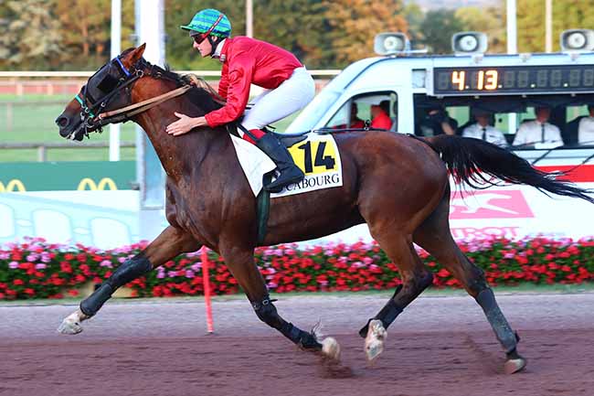 Photo d'arrivée de la course pmu PRIX DES HELIANTHES à CABOURG le Vendredi 2 août 2019