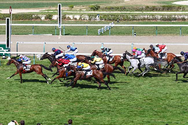 Photo d'arrivée de la course pmu PRIX D'HOULGATE à DEAUVILLE le Vendredi 2 août 2019