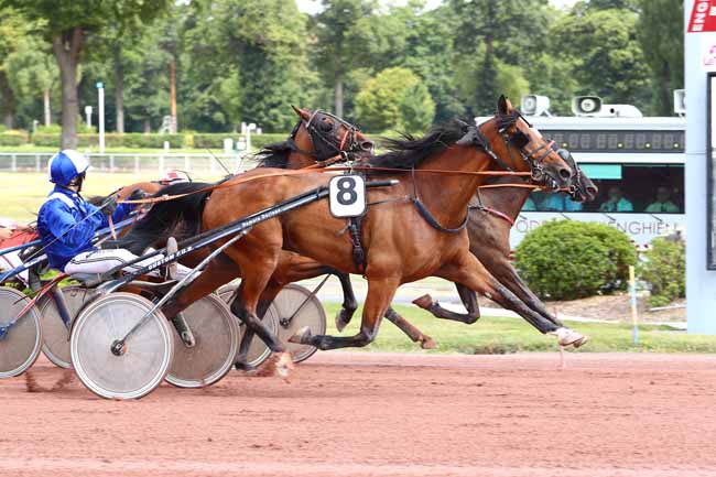 Photo d'arrivée de la course pmu PRIX DE CROULEBARBE à ENGHIEN le Samedi 3 août 2019