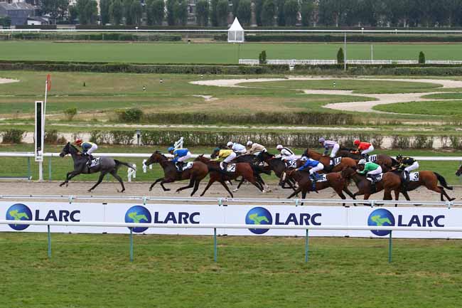 Photo d'arrivée de la course pmu PRIX HIPODROMO DE CHILE à DEAUVILLE le Dimanche 4 août 2019
