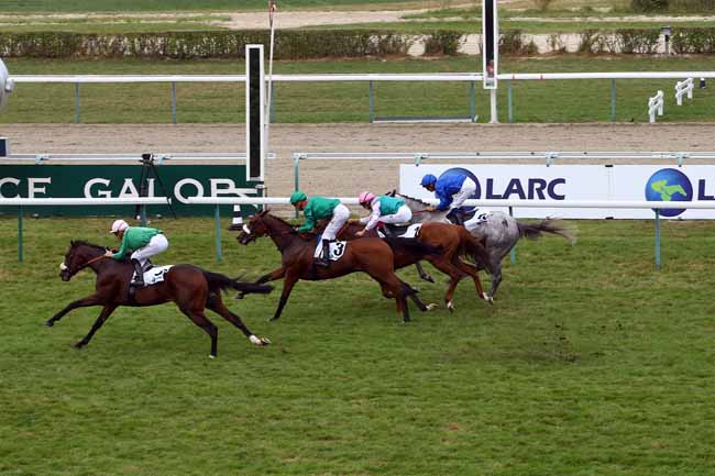 Photo d'arrivée de la course pmu PRIX CLUB HIPICO CONCEPCION - PRIX MICHEL HOUYVET à DEAUVILLE le Dimanche 4 août 2019