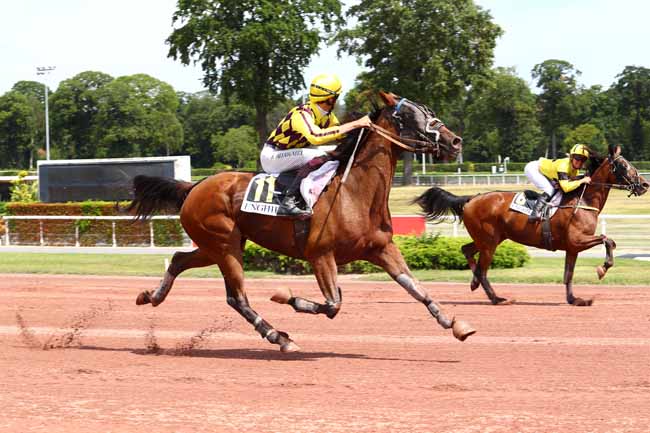 Photo d'arrivée de la course pmu PRIX DE MONTEVRAIN à ENGHIEN le Dimanche 4 août 2019