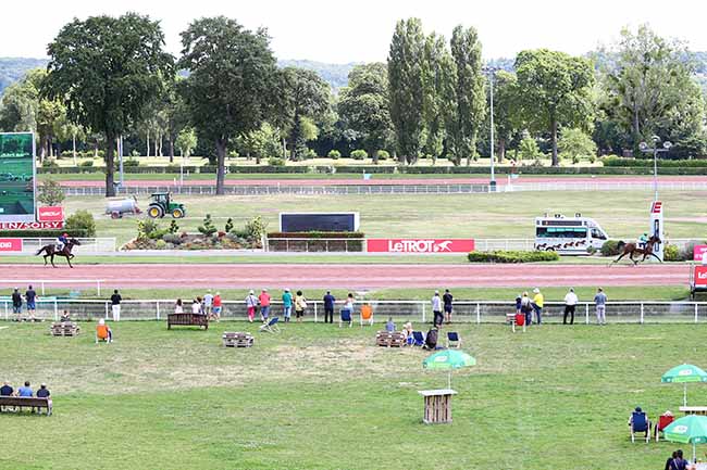 Photo d'arrivée de la course pmu PRIX DE L'AIGLE à ENGHIEN le Jeudi 8 août 2019