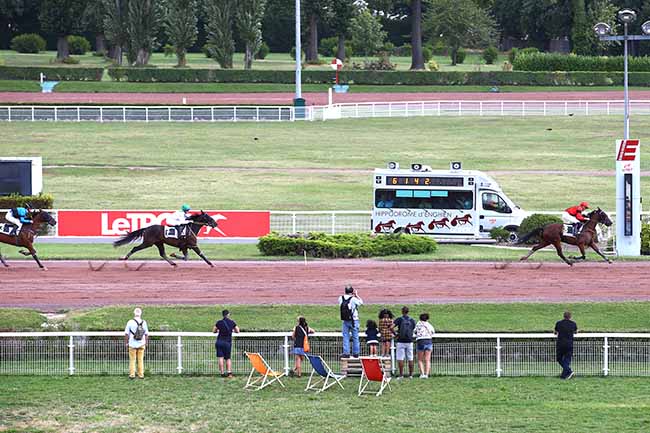 Photo d'arrivée de la course pmu PRIX DE PAILLENCOURT à ENGHIEN le Samedi 10 août 2019