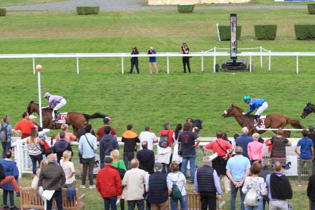 Photo d'arrivée de la course pmu PRIX DE LA COTE D'AZUR à CLAIREFONTAINE le Mercredi 14 août 2019