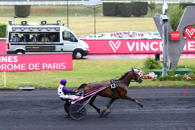 Photo d'arrivée de la course pmu PRIX DE SAINT-DIZIER à PARIS-VINCENNES le Samedi 17 août 2019