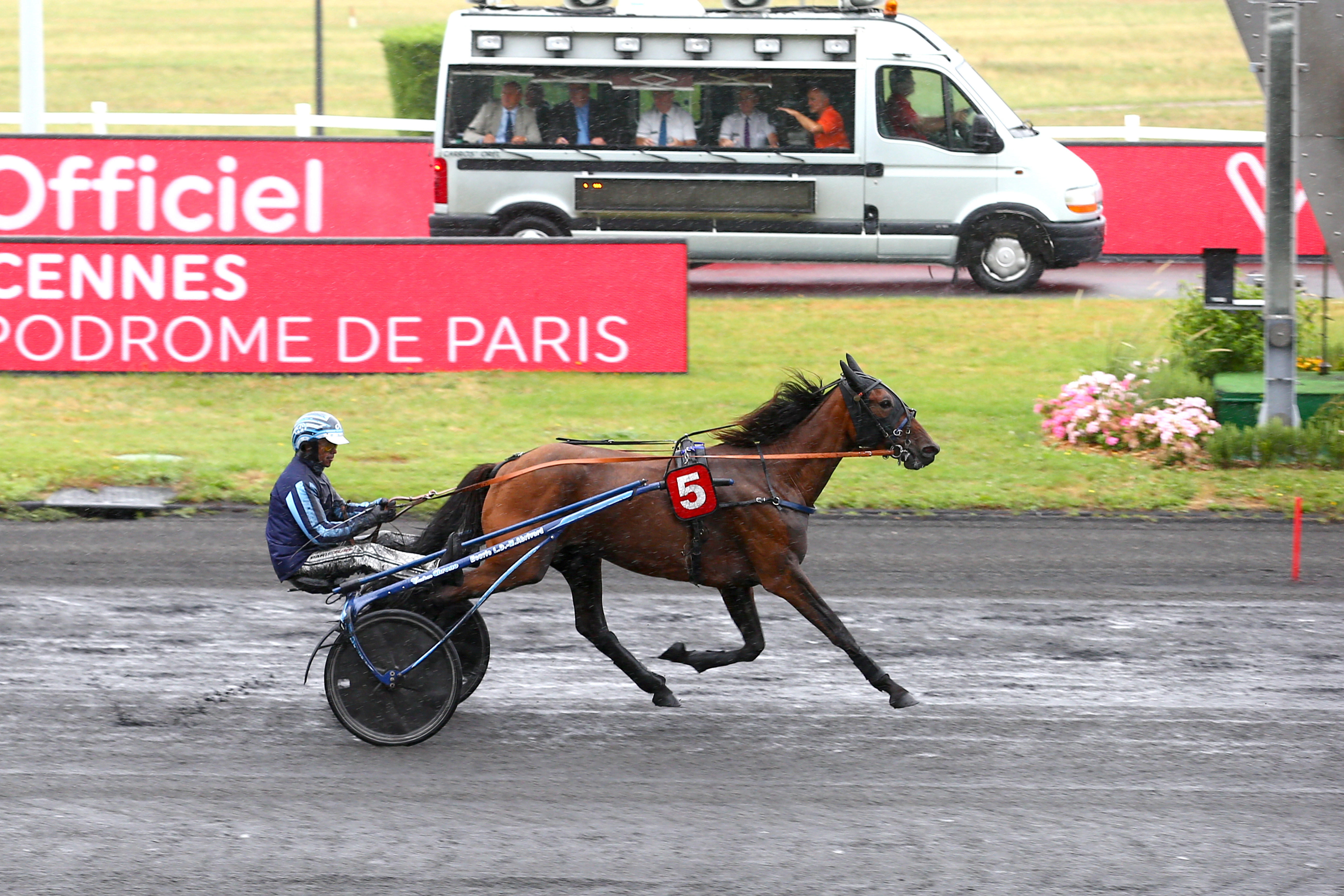 Photo d'arrivée de la course pmu PRIX DE MOLAY à PARIS-VINCENNES le Samedi 17 août 2019