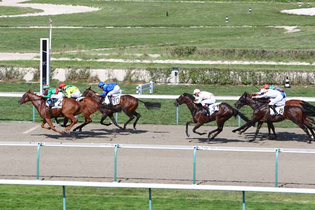 Photo d'arrivée de la course pmu PRIX D'ISIGNY à DEAUVILLE le Mardi 20 août 2019