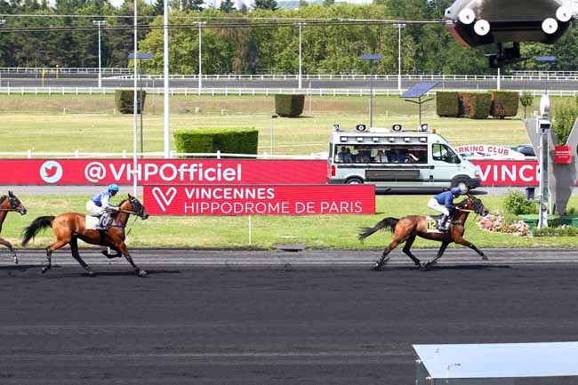 Photo d'arrivée de la course pmu PRIX DE TOURS à PARIS-VINCENNES le Mercredi 21 août 2019