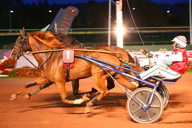 Photo d'arrivée de la course pmu PRIX MCDONALDS DIVES-SUR-MER à CABOURG le Vendredi 23 août 2019