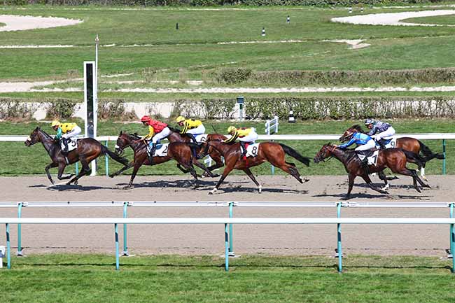Photo d'arrivée de la course pmu PRIX DE SAINT-LAURENT-SUR-MER à DEAUVILLE le Vendredi 23 août 2019