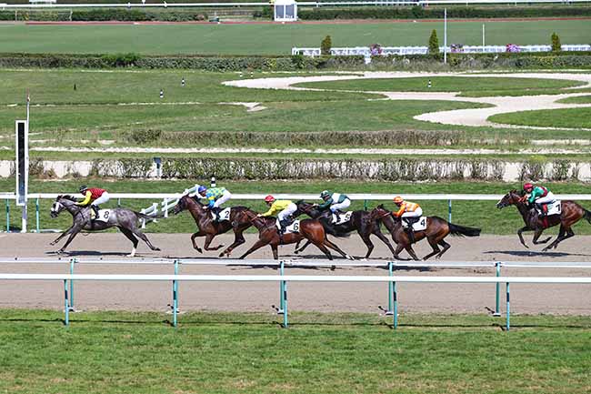 Photo d'arrivée de la course pmu PRIX DE LA VILLA LES AJONCS à DEAUVILLE le Samedi 24 août 2019