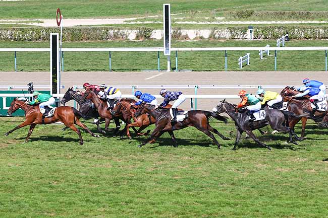 Photo d'arrivée de la course pmu PRIX DE FRANCEVILLE à DEAUVILLE le Samedi 24 août 2019