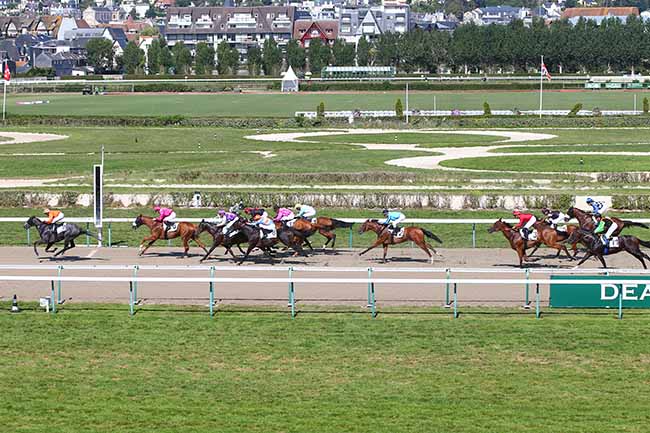 Photo d'arrivée de la course pmu PRIX DES MAISONS SATIE à DEAUVILLE le Samedi 24 août 2019