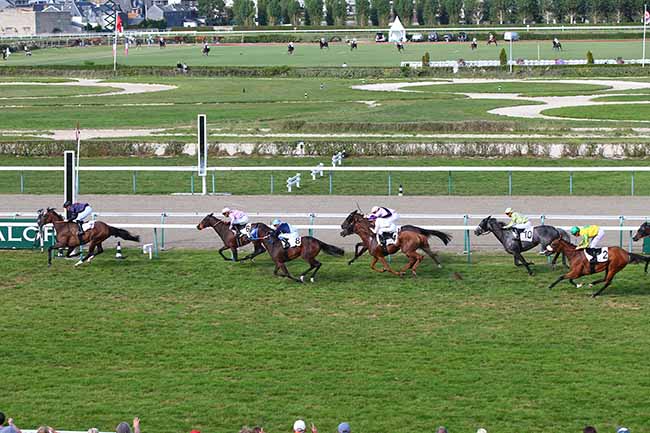 Photo d'arrivée de la course pmu PRIX DU GRENIER A SEL à DEAUVILLE le Samedi 24 août 2019