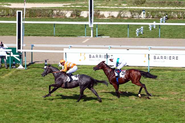 Photo d'arrivée de la course pmu PRIX QUINCEY BARRIERE à DEAUVILLE le Dimanche 25 août 2019