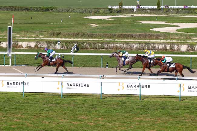 Photo d'arrivée de la course pmu PRIX HOTEL BARRIERE LE NORMANDY DEAUVILLE à DEAUVILLE le Dimanche 25 août 2019