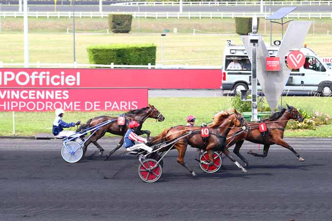 Photo d'arrivée de la course pmu PRIX DE FORMERIE à PARIS-VINCENNES le Mercredi 28 août 2019
