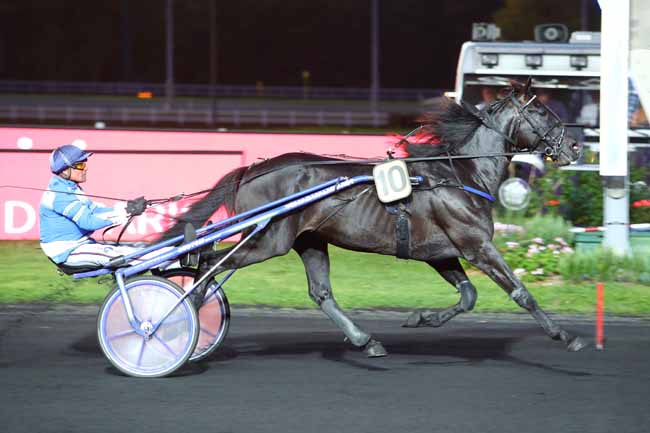 Photo d'arrivée de la course pmu PRIX ASCHERA à PARIS-VINCENNES le Vendredi 30 août 2019