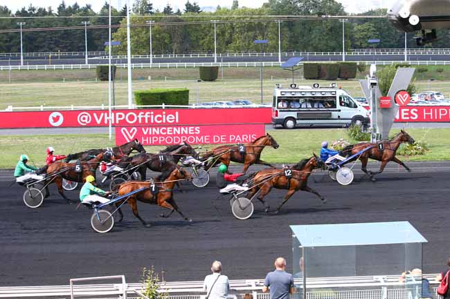 Photo d'arrivée de la course pmu PRIX DE PERPIGNAN à PARIS-VINCENNES le Samedi 31 août 2019