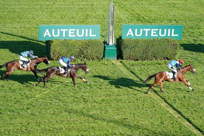 Photo d'arrivée de la course pmu PRIX JEAN NOIRET à AUTEUIL le Mardi 3 septembre 2019