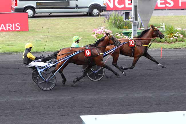 Photo d'arrivée de la course pmu PRIX DU MONT-SAINT-MICHEL à PARIS-VINCENNES le Samedi 7 septembre 2019