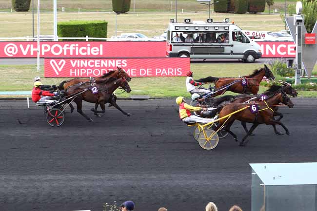 Photo d'arrivée de la course pmu PRIX D'ETE - FINALE EUROPEAN TROTTING MASTERS 2019 à PARIS-VINCENNES le Samedi 7 septembre 2019