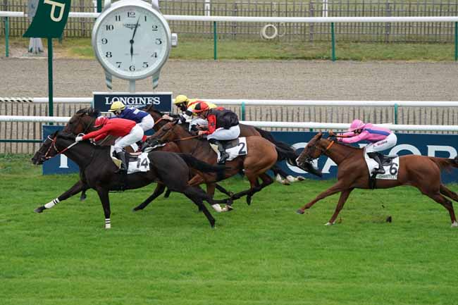 Photo d'arrivée de la course pmu PRIX DE FOULANGUES à CHANTILLY le Lundi 9 septembre 2019