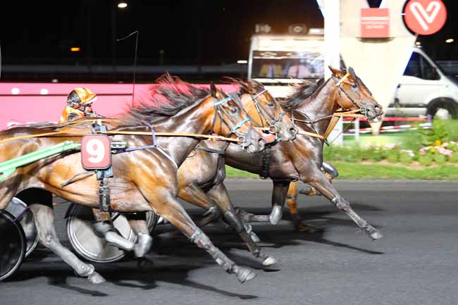 Photo d'arrivée de la course pmu PRIX CURSA à PARIS-VINCENNES le Vendredi 13 septembre 2019