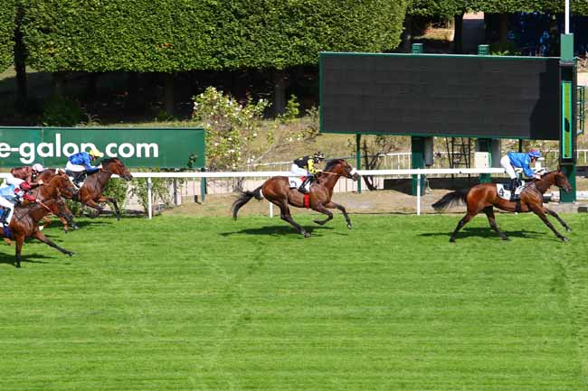 Photo d'arrivée de la course pmu PRIX DE LA COUR DES 49 à SAINT-CLOUD le Vendredi 13 septembre 2019