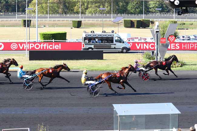 Photo d'arrivée de la course pmu PRIX DE L'ETOILE à PARIS-VINCENNES le Samedi 14 septembre 2019