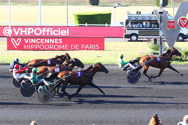 Photo d'arrivée de la course pmu PRIX DE MOULINS-LA-MARCHE à PARIS-VINCENNES le Samedi 14 septembre 2019