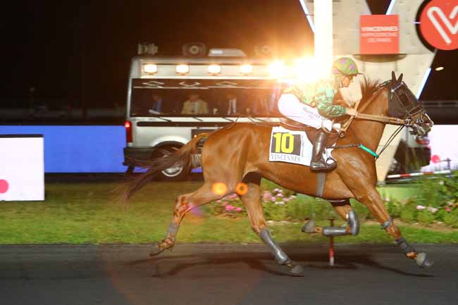 Photo d'arrivée de la course pmu PRIX RADIO FG à PARIS-VINCENNES le Vendredi 20 septembre 2019