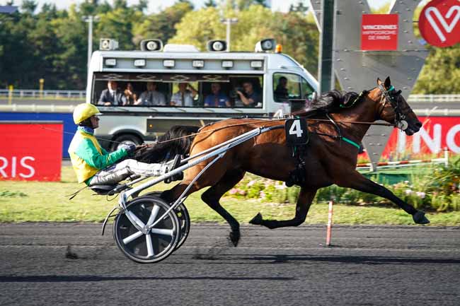 Photo d'arrivée de la course pmu GRAND PRIX DE L'U.E.T. (GR A) à PARIS-VINCENNES le Mardi 24 septembre 2019
