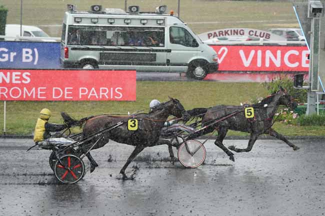 Photo d'arrivée de la course pmu GRAND PRIX DE L'U.E.T. (GR B) à PARIS-VINCENNES le Mardi 24 septembre 2019