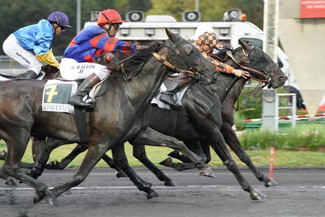 Photo d'arrivée de la course pmu PRIX EROS à PARIS-VINCENNES le Mardi 24 septembre 2019
