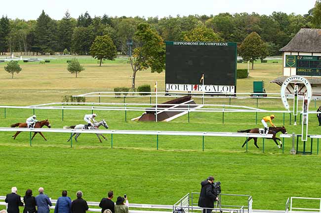 Photo d'arrivée de la course pmu PRIX DE BIARRITZ à COMPIEGNE le Jeudi 26 septembre 2019