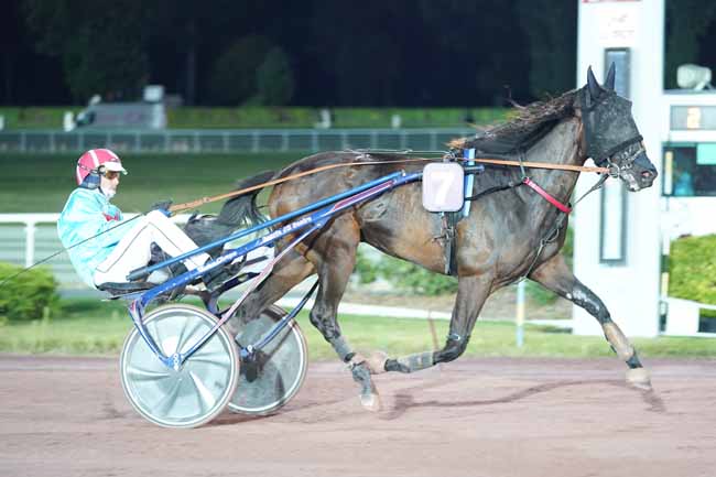 Photo d'arrivée de la course pmu PRIX DU PONT DE TOLBIAC à ENGHIEN le Jeudi 26 septembre 2019