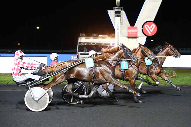 Photo d'arrivée de la course pmu PRIX DE L'USF OMNISPORT à PARIS-VINCENNES le Vendredi 27 septembre 2019
