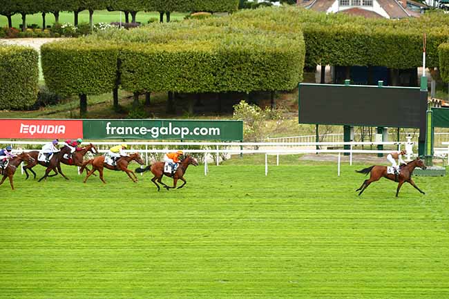 Photo d'arrivée de la course pmu PRIX DE SAINT-LAMBERT à SAINT-CLOUD le Vendredi 27 septembre 2019