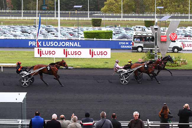 Photo d'arrivée de la course pmu PRIX DE MILLY-LA-FORET à PARIS-VINCENNES le Dimanche 29 septembre 2019