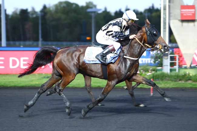 Photo d'arrivée de la course pmu PRIX GAURICUS à PARIS-VINCENNES le Mardi 1 octobre 2019