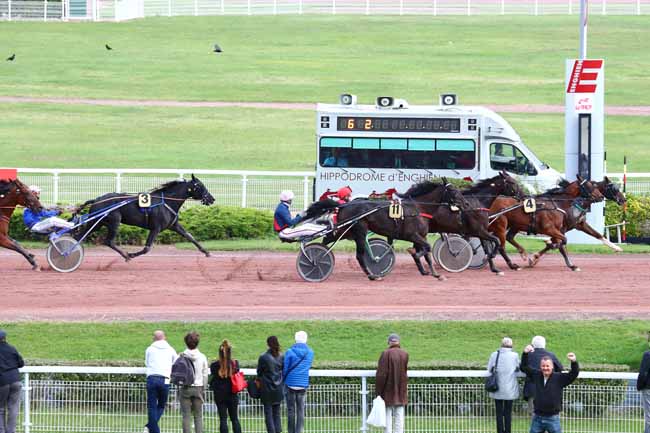 Photo d'arrivée de la course pmu PRIX DU PONT DES ARTS à ENGHIEN le Lundi 7 octobre 2019