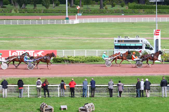 Photo d'arrivée de la course pmu PRIX DE LA SEINE-MARITIME à ENGHIEN le Lundi 7 octobre 2019