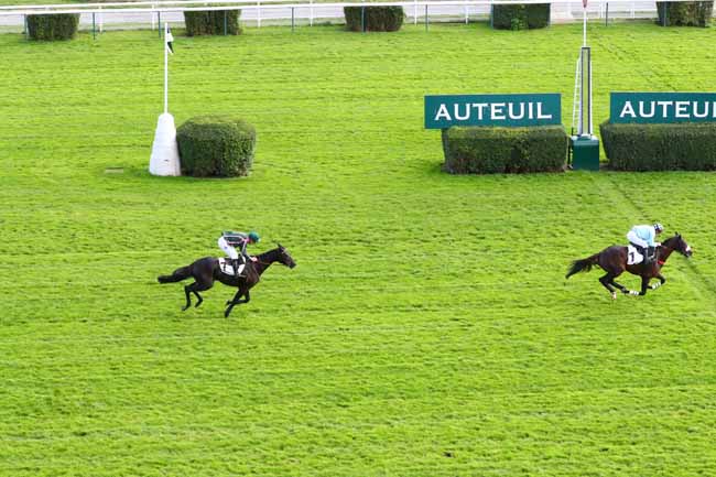 Photo d'arrivée de la course pmu PRIX ADRIEN BESNOUIN à AUTEUIL le Mercredi 9 octobre 2019